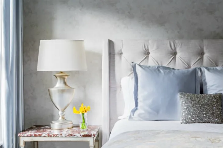 Deluxe Queen guest room